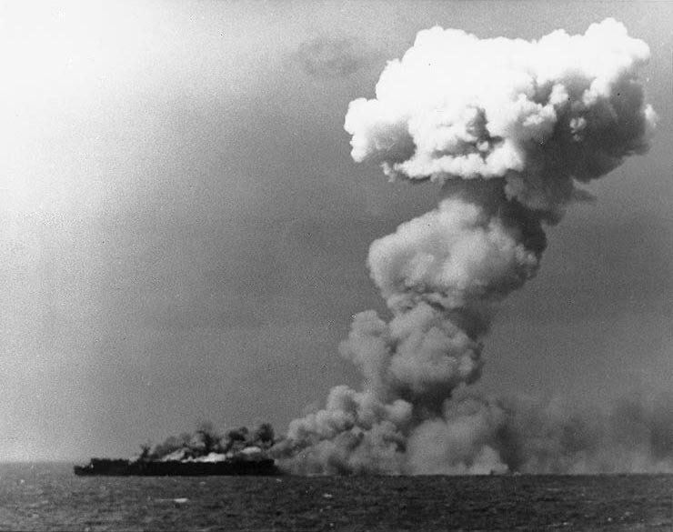 Пожар на борту «Принстона» - Лейте-1944: закат японского флота | Военно-исторический портал Warspot.ru