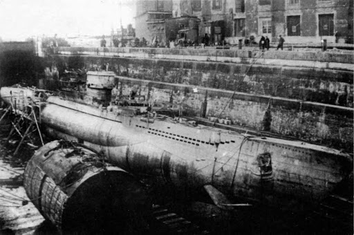 Трофейная U-250 в доке Кронштадта.