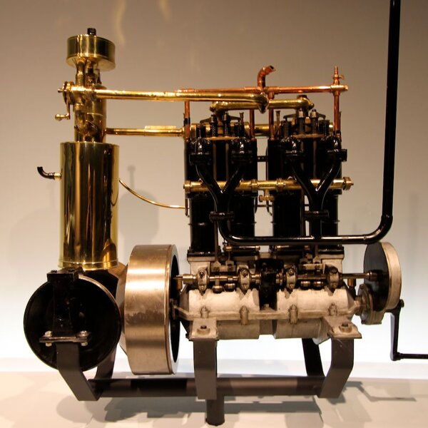 MB-2-4-Daimler-4-Cylinder