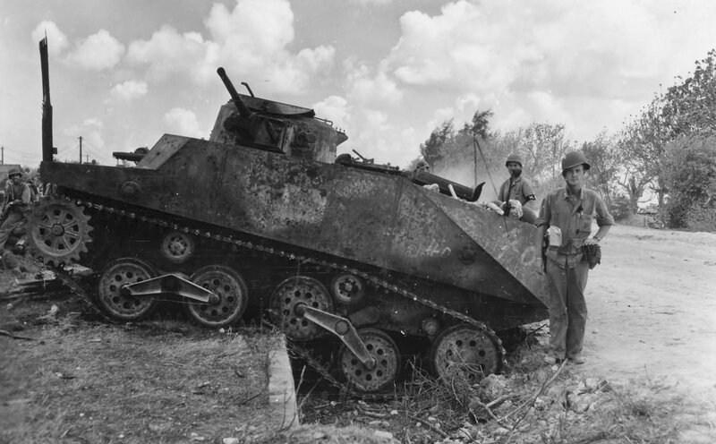 Type_2_Ka_Mi_amphibious_tank_from_1st_Yokosuka_SNLF_destroyed_on_Saipan_1944_II