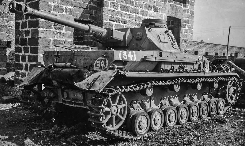 Panzer_IV_G_Abandoned_at_Palermo_Sicily_24sep1943.jpg