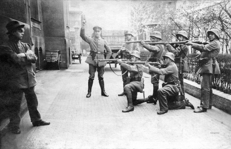 german-revolution-firing-squad