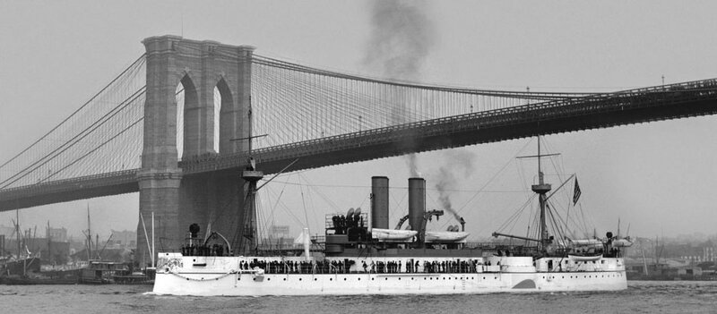 uss_maine_passing_under_brooklyn_bridge._new_york._1895-1898