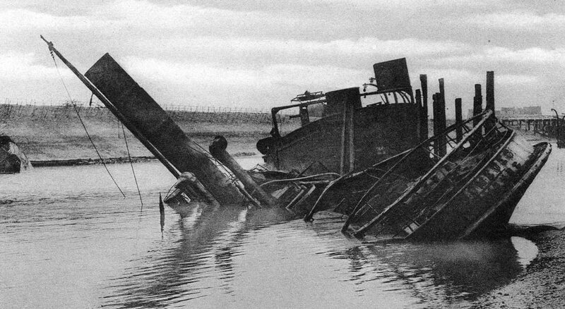 HMS_Iphegenir_Zeebrugge_Raid