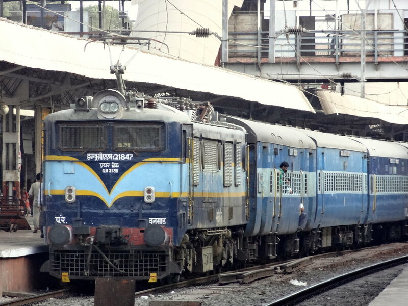 Saurashtra Janta Express | Handsome BL WCAM1 #21847 hauls th… | Flickr