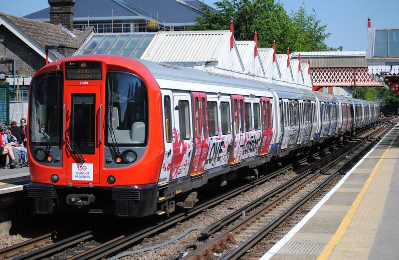 21088 | S Stock Set No. 21088 Wrapped In London Underground … | Flickr