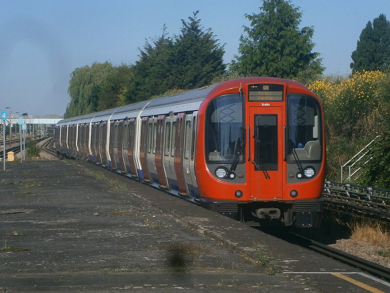 21404 @ Dagenham Heathway | London Underground District Line… | Flickr