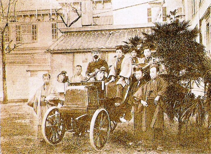 Japan1898Panhard.jpg