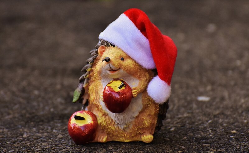 animal-cute-monument-statue-decoration-red-color-ceramic-child-christmas-santa-hat-fun-figure-hedgehog-funny-figures-sweetness-ceramic-figures-garden-gnome-lawn-ornament-1174935.jpg