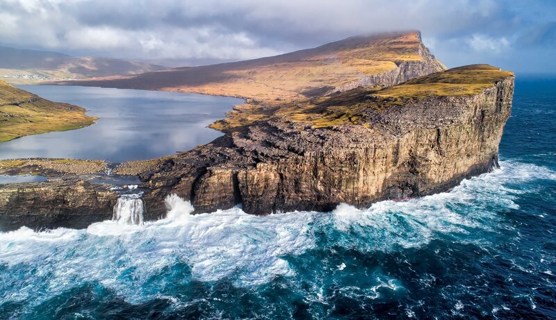 Kayak on Lake Above the Ocean | Guide to Faroe Islands : Guide to Faroe  Islands