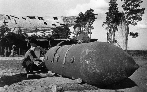 Наследие проекта советских беспилотников - 5-тонная фугасная бомба ФАБ-5000НГ.