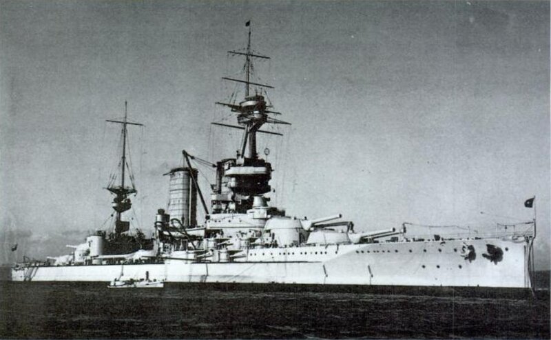 Chilean_battleship_Almirante_Latorre_1.j