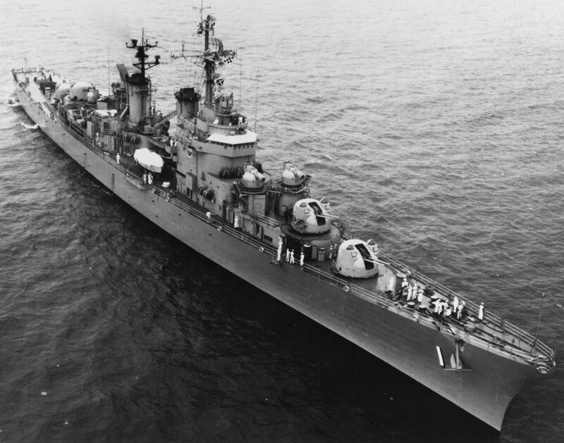 USS_Norfolk_(DL-1)_underway_on_19_Septem