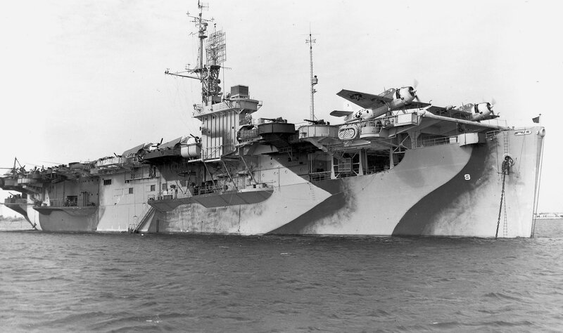 USS_Bogue_%28CVE-9%29_at_Bermuda%2C_February_1945.jpg