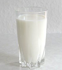 210px-Milk_glass.jpg