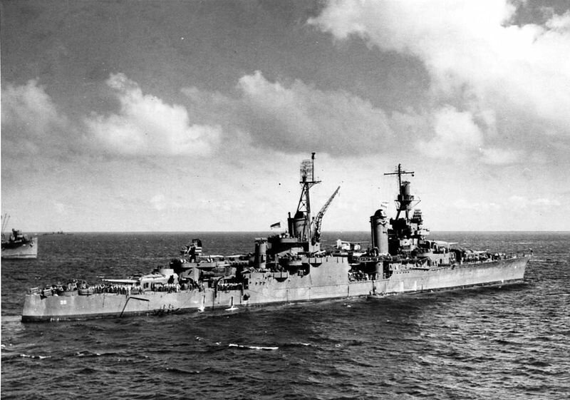 800px-USS_Indianapolis_CA-35_wwII_loc_un